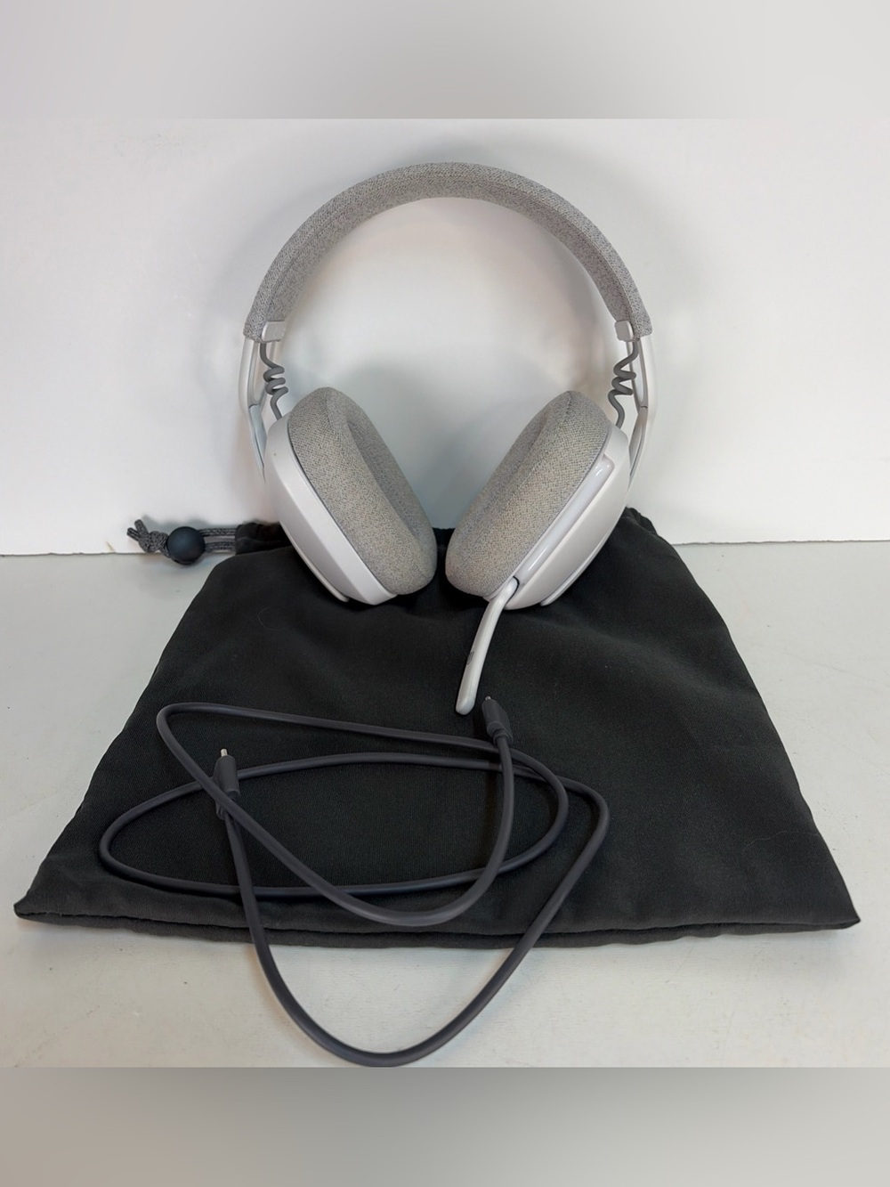 Logitech Zone Vibe 100 Bluetooth Wireless Headset Mic 981001257 TESTED WORKING